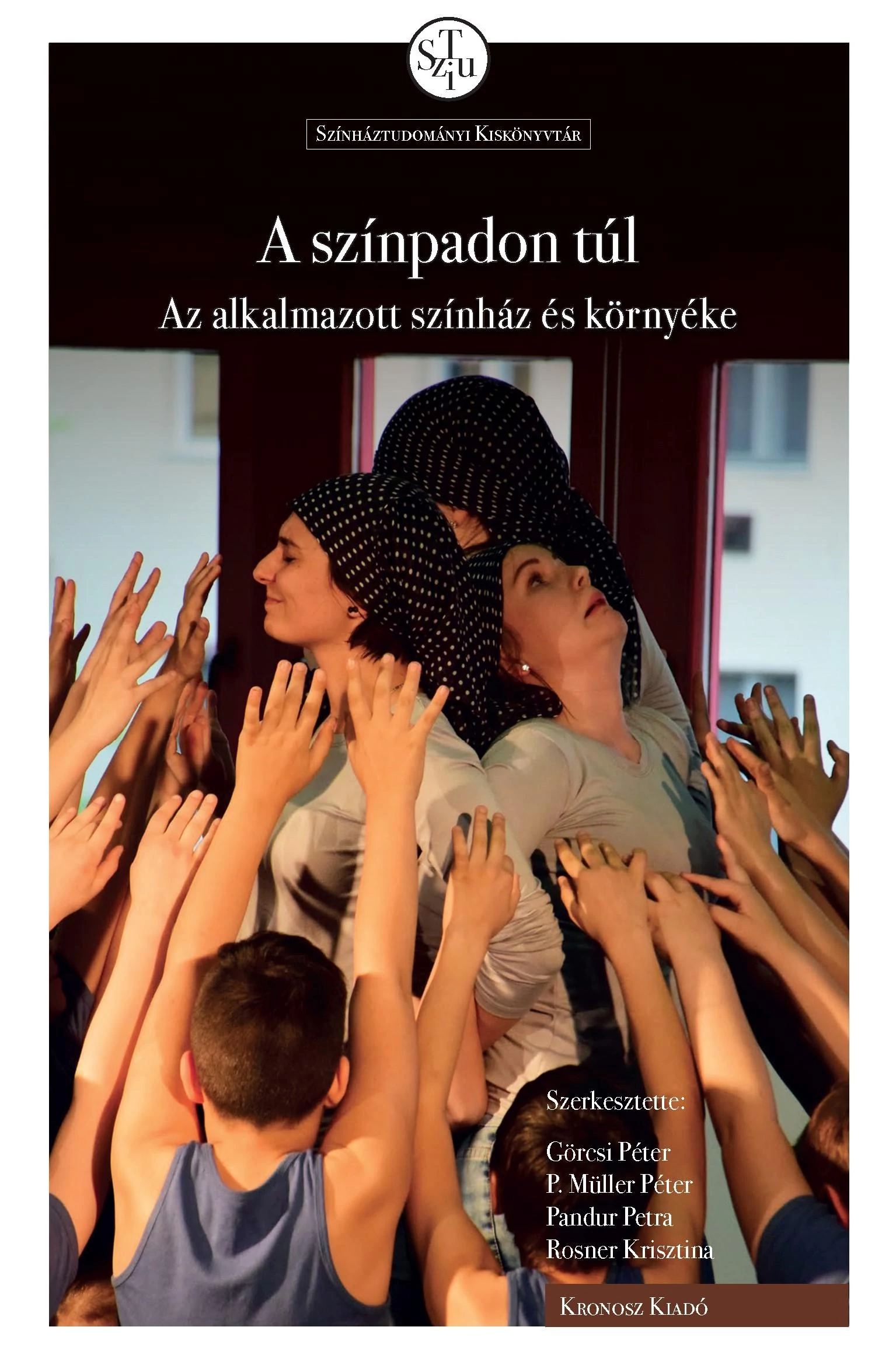 A színpadon túl